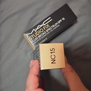 NEW ‼️ NC15 STUDIO FIX FLUID SPF 15 24HR MATTE FOUNDATION + OIL CONTROL
